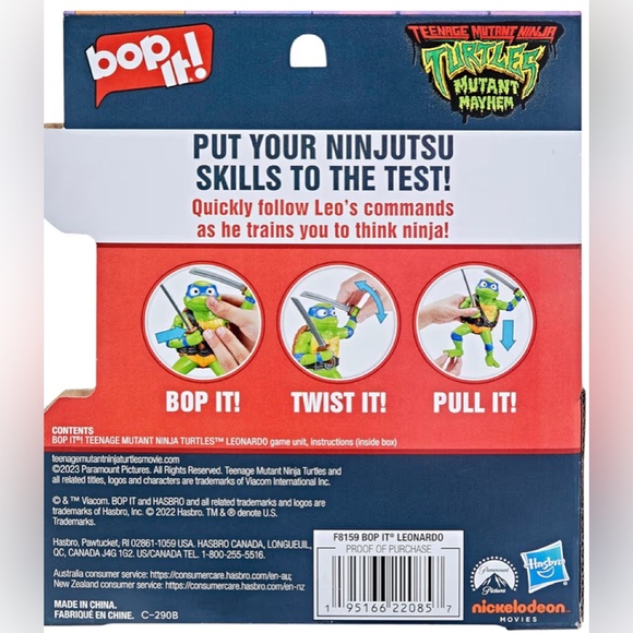 Hasbro Green and Blue Bop It! Fun, challenging Game
ages 8*-check out video - Picture 4 of 6